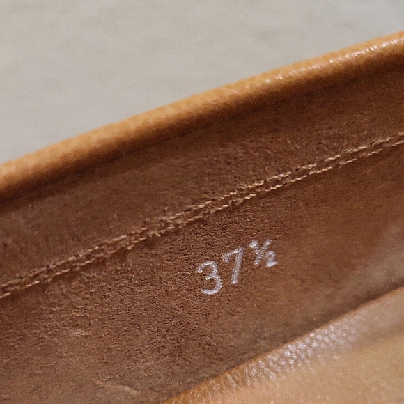 Tod's Tan and Cream Leather Loafers - Picture 10 of 10